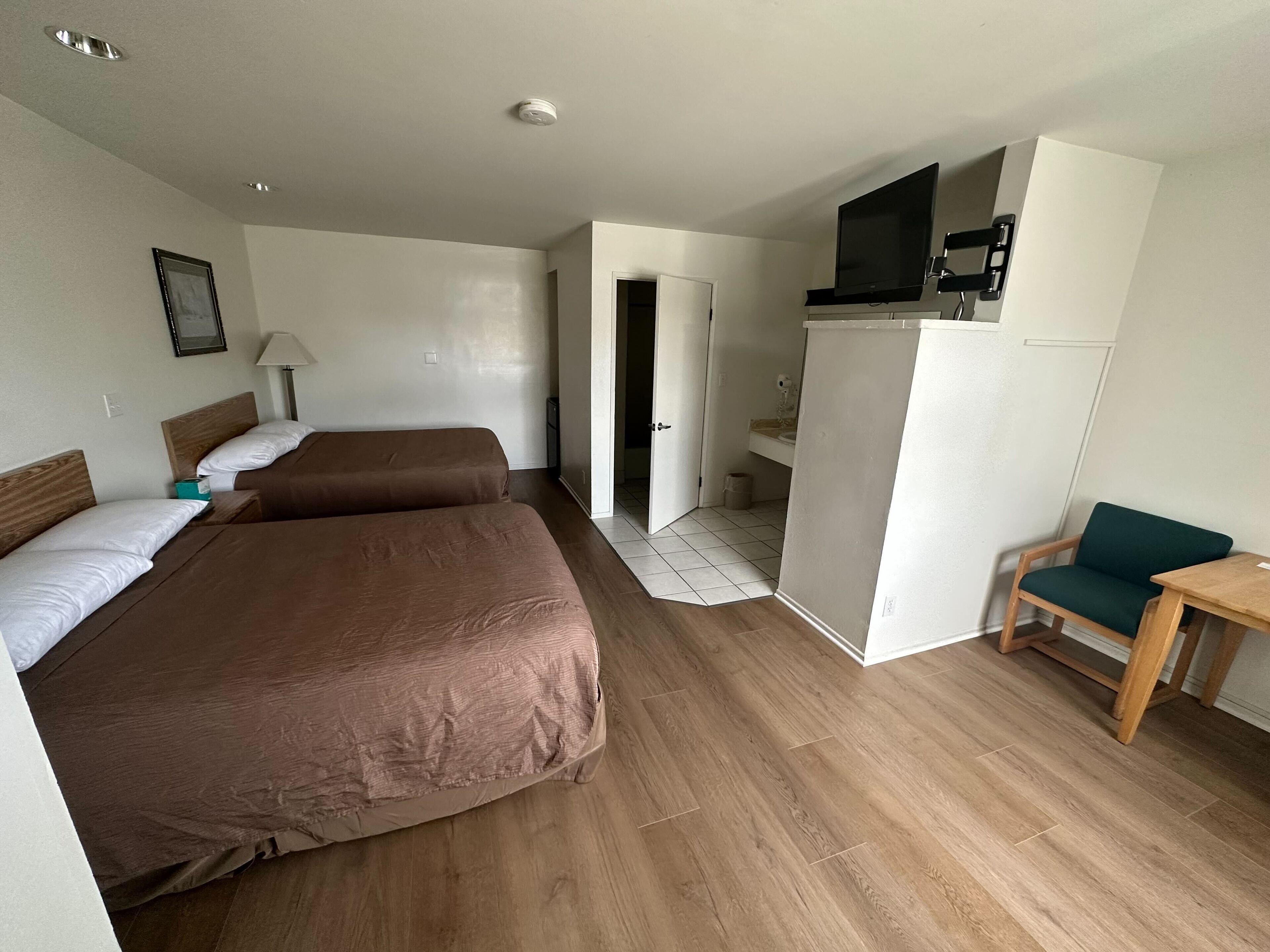 Jolly Roger Hotel — Photos 2